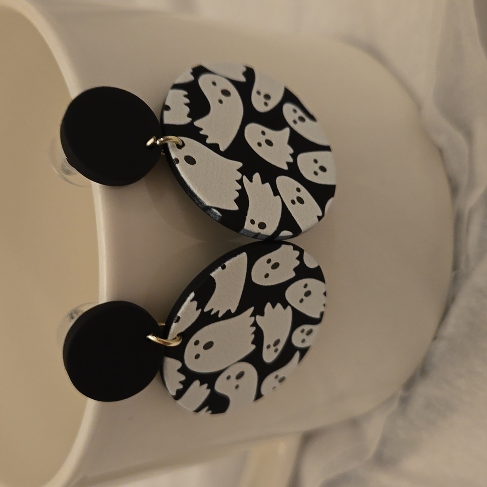 3 /$15 New Halloween Ghost Earrings